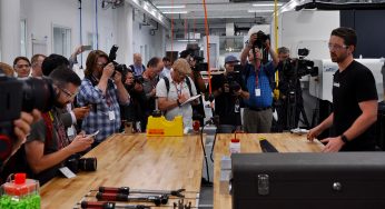 Facebook 2 bin metrekarelik donanım laboratuvarı “Area 404″ü tanıttı
