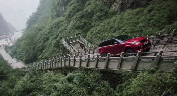 Range Rover Sport PHEV ile 999 basamaklı Cennetin Kapısı’na tırmanış gerçekleştirildi